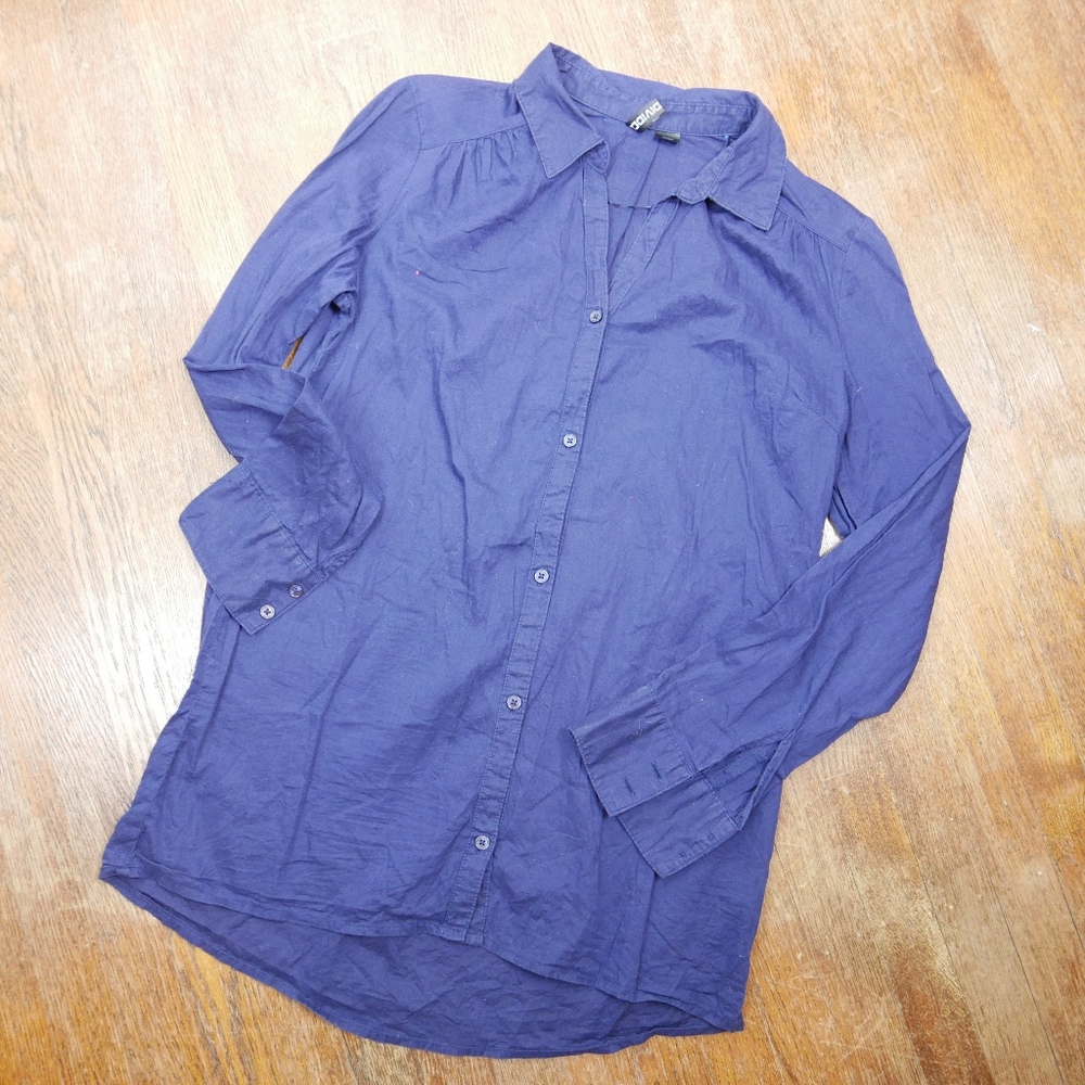DIVIDED Ladies Blue Cotton Button Down - Size Med.
